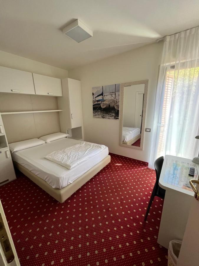 Hotel Nadia 2*